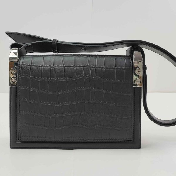 Wholesale Ladies’ Genuine Leather Chic Shoulder Bags